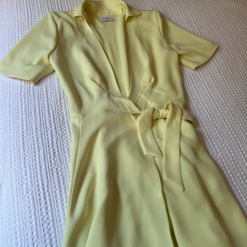 Women’s Aritzia Amira Mini Wrap Dress in Yellow Chamomile Yellow in Size XS